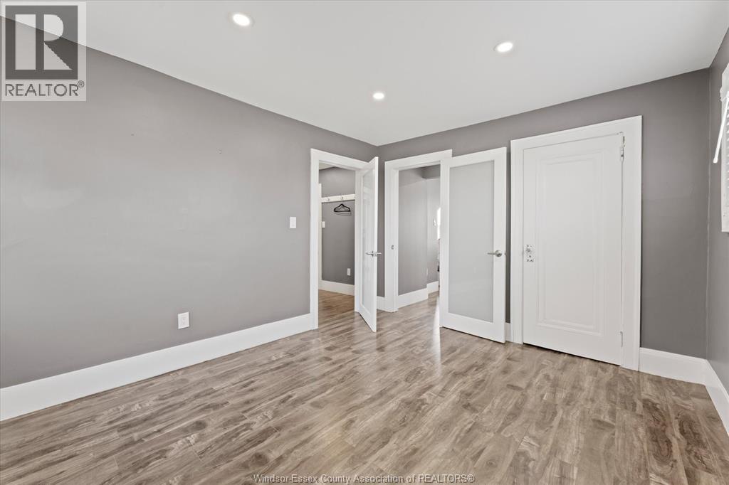 4590 WALKER ROAD - 18