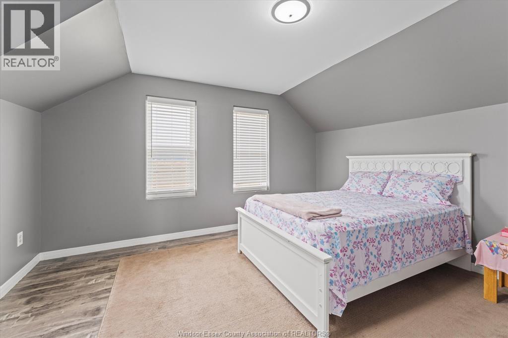 4590 WALKER ROAD - 22