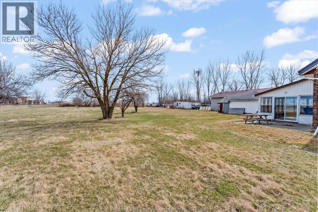 4590 WALKER ROAD - 26
