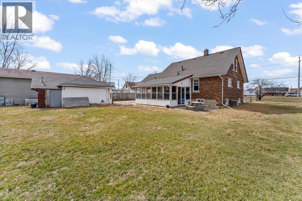 4590 WALKER ROAD - 27