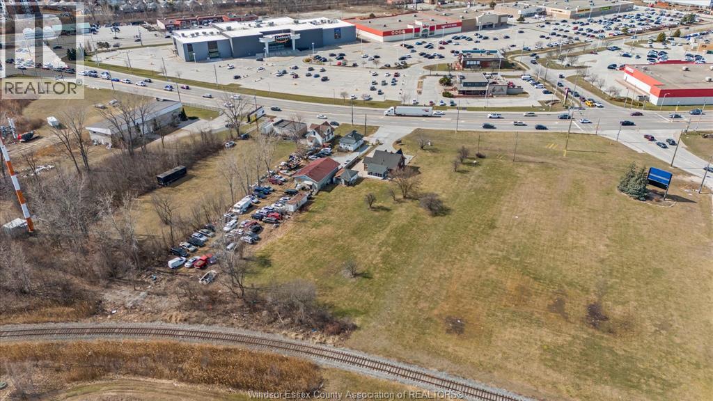 4590 WALKER ROAD - 34