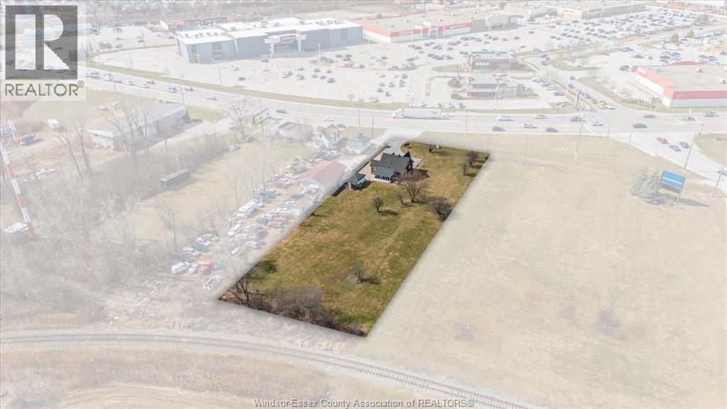 4590 WALKER ROAD - 35