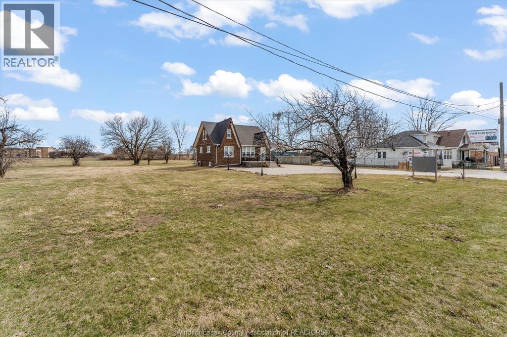 4590 WALKER ROAD - 4