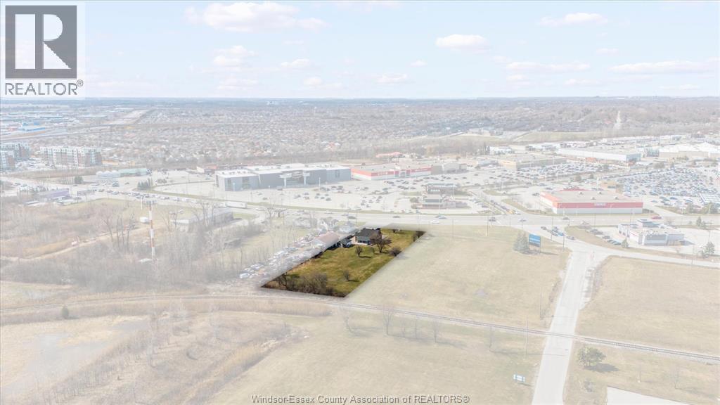 4590 WALKER ROAD - 41