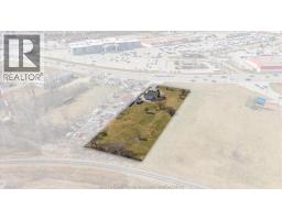 4590 Walker Road, Windsor, ON N8W5V6 Photo 35