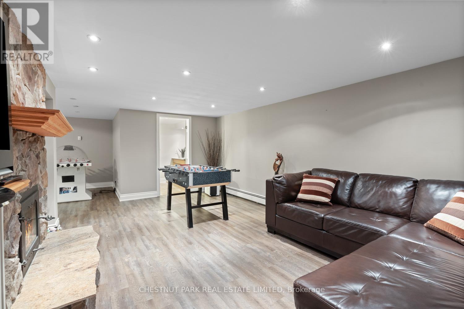 15175 KEELE STREET - 22