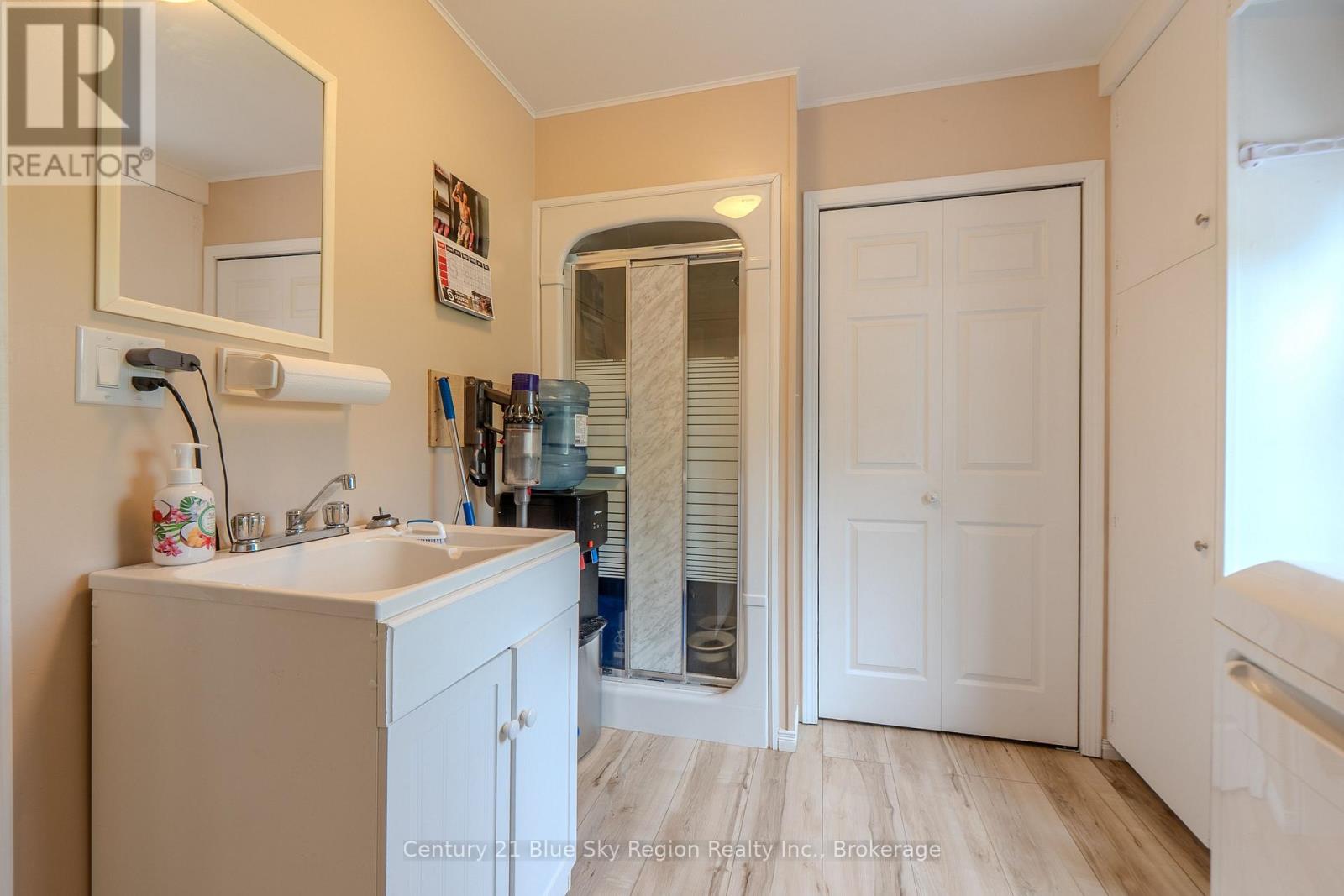 23 SOUTH SHORE ROAD - 17