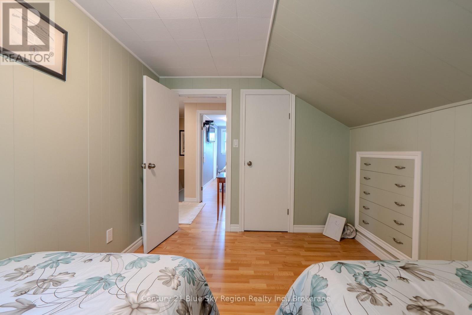 23 SOUTH SHORE ROAD - 24