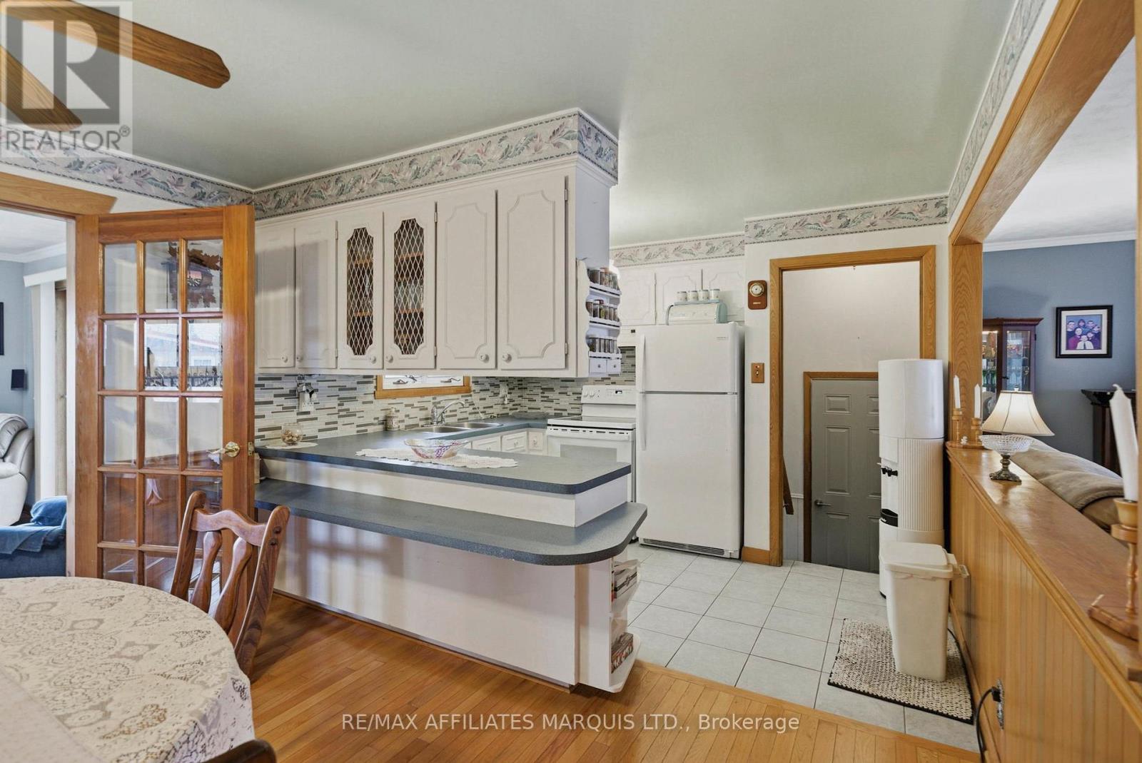 1212 BRODEUR STREET - 10