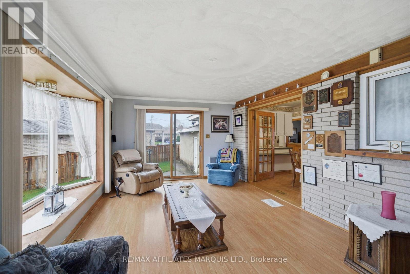 1212 BRODEUR STREET - 18