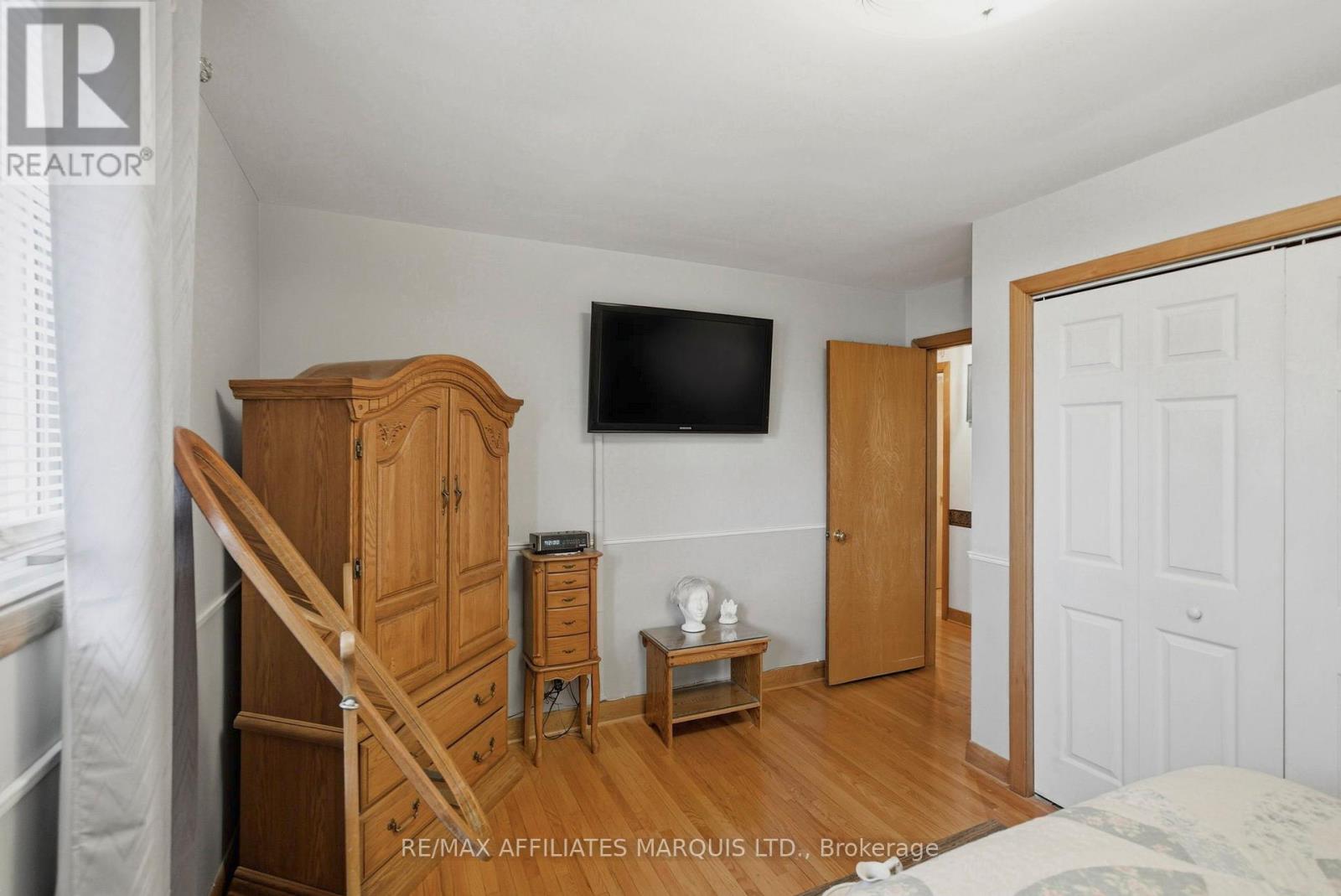 1212 BRODEUR STREET - 21