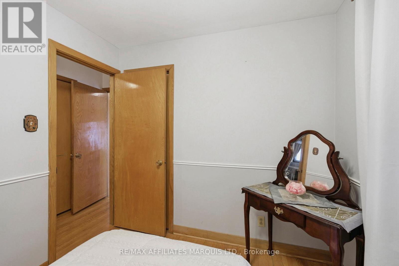 1212 BRODEUR STREET - 23