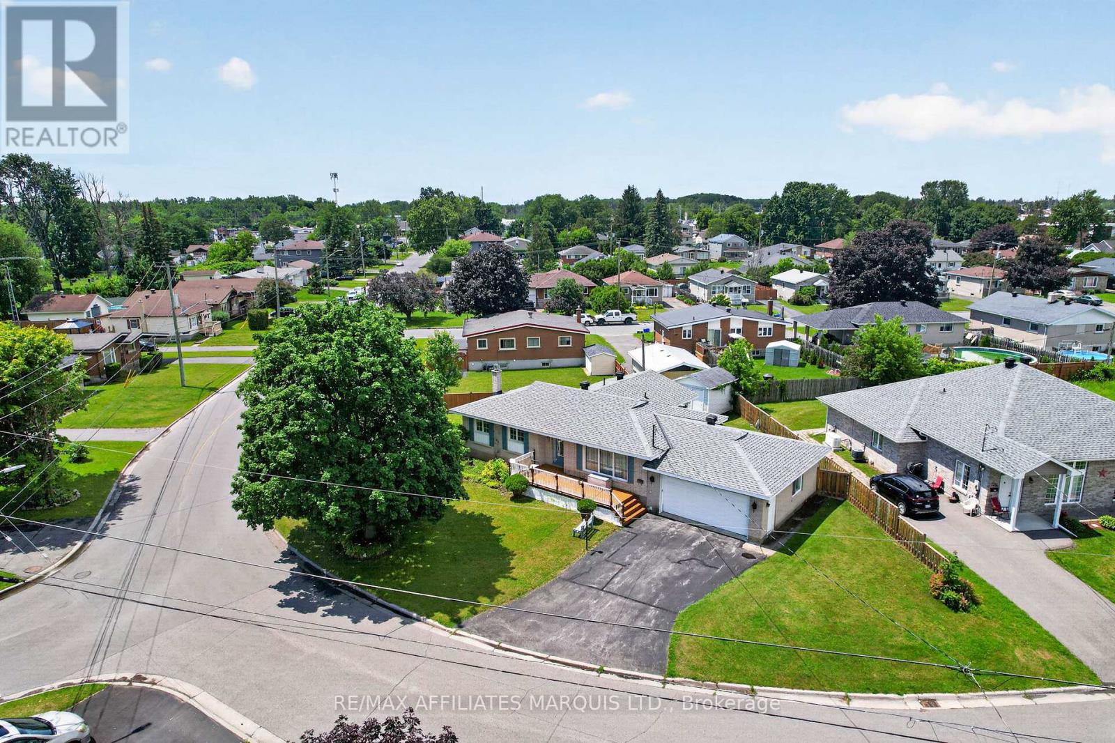 1212 BRODEUR STREET - 3