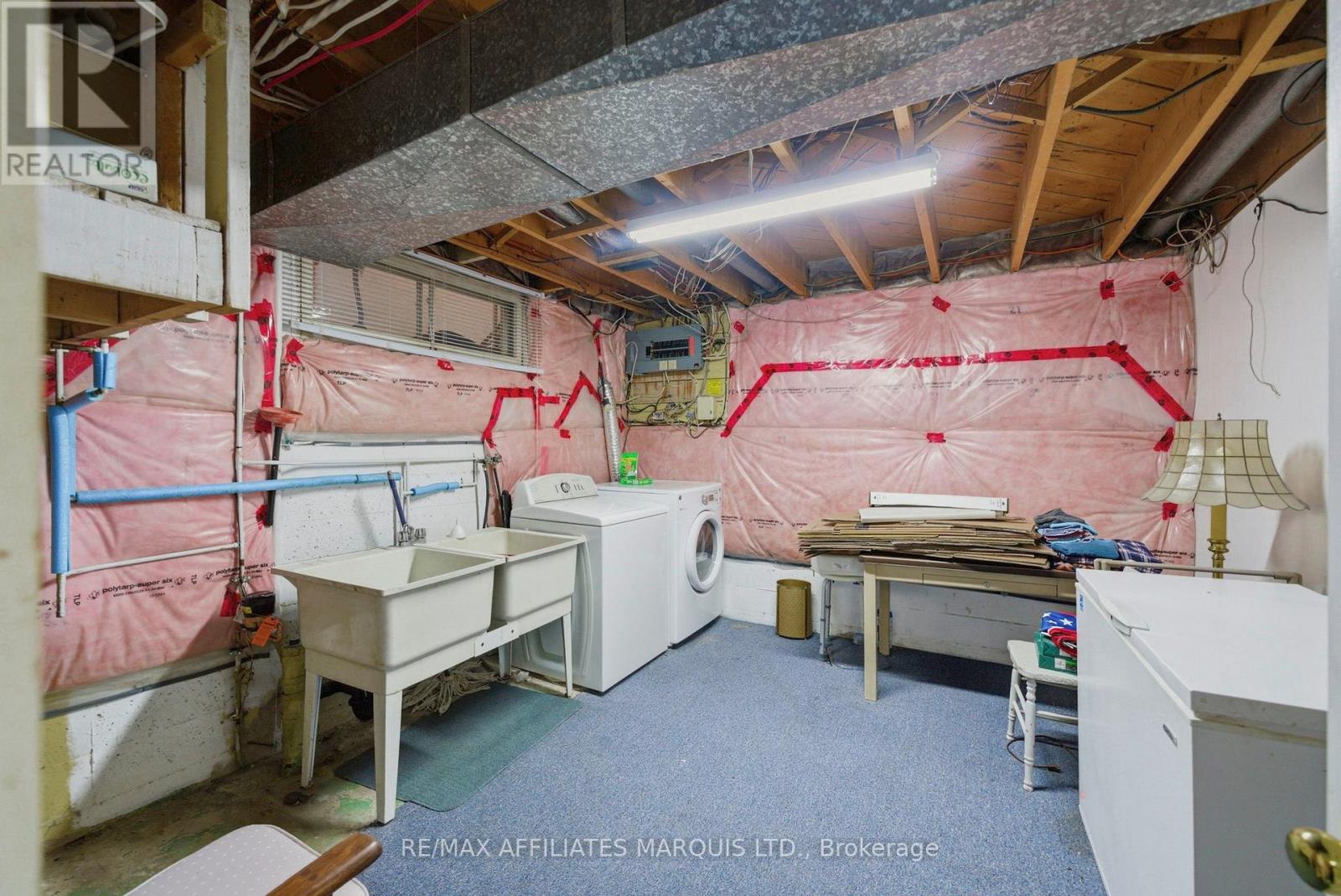 1212 BRODEUR STREET - 33