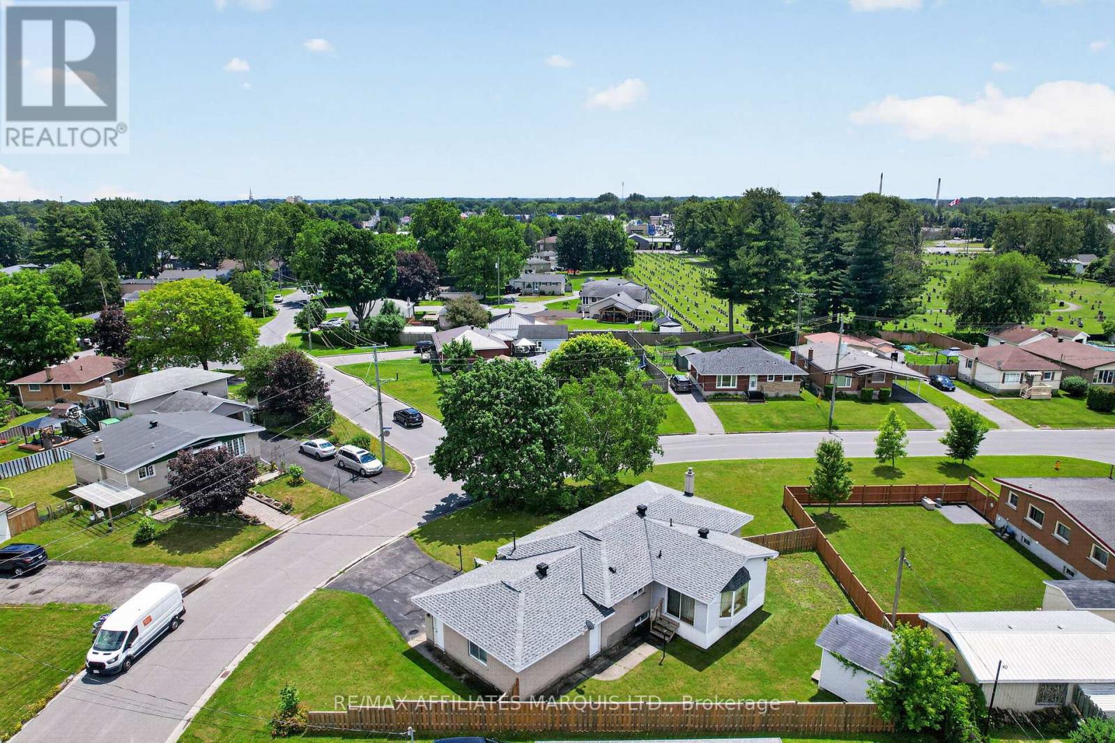 1212 BRODEUR STREET - 34