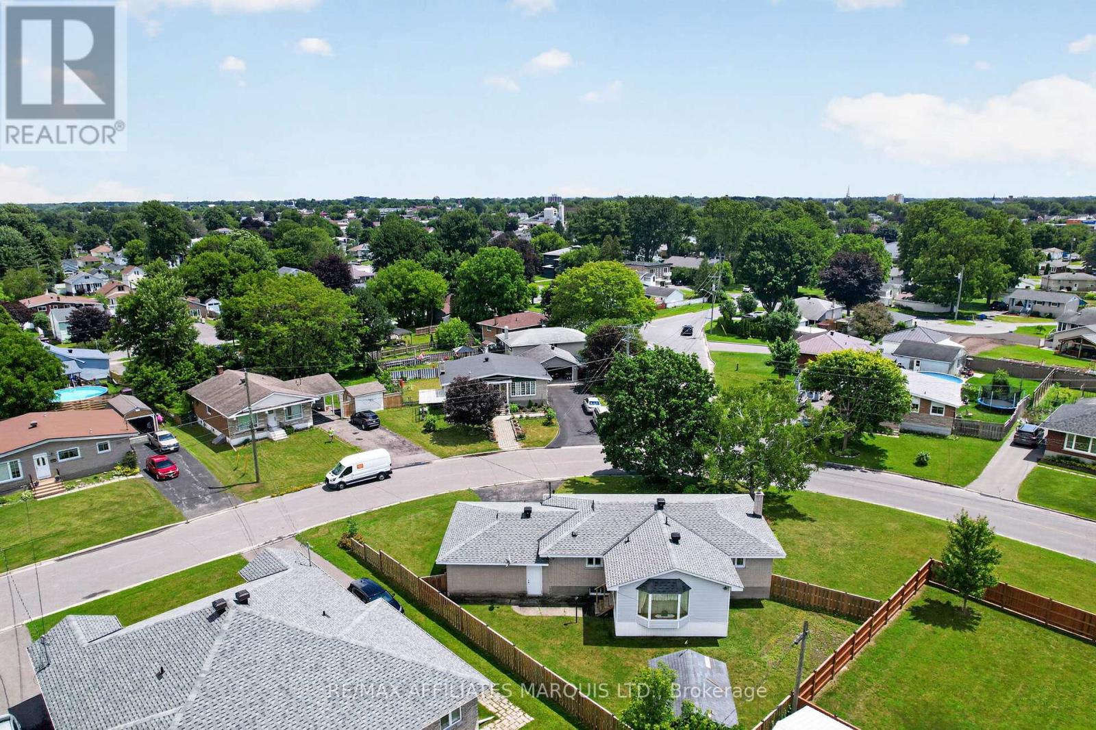 1212 BRODEUR STREET - 35