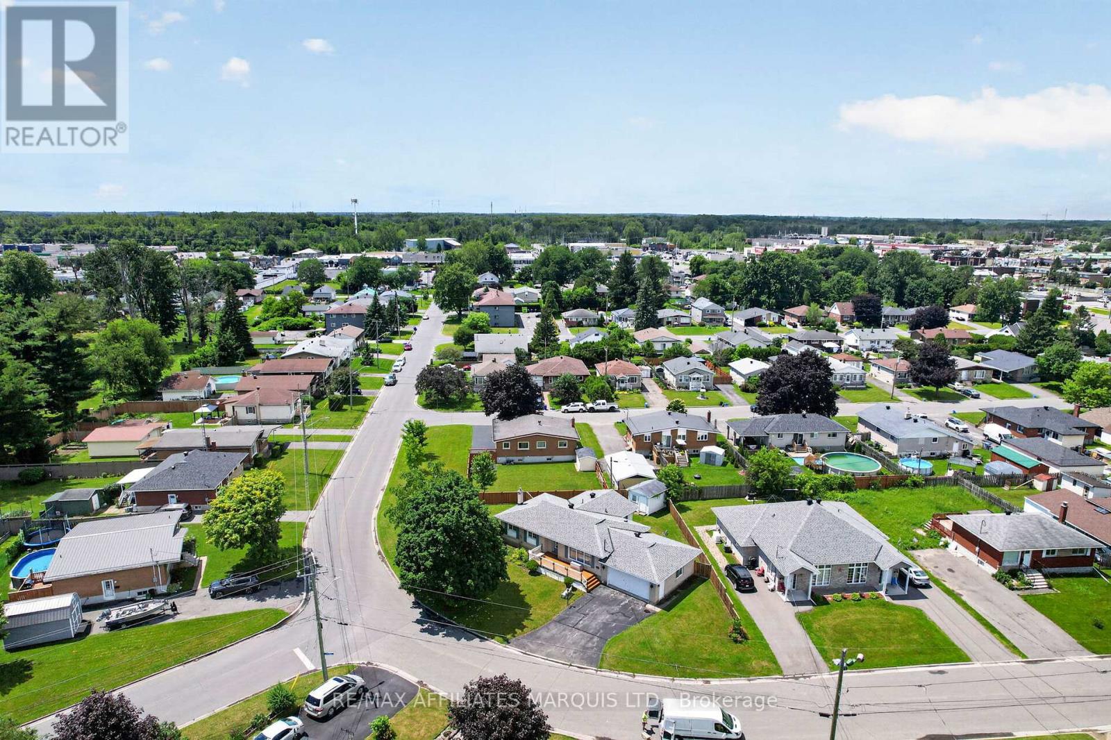 1212 BRODEUR STREET - 36