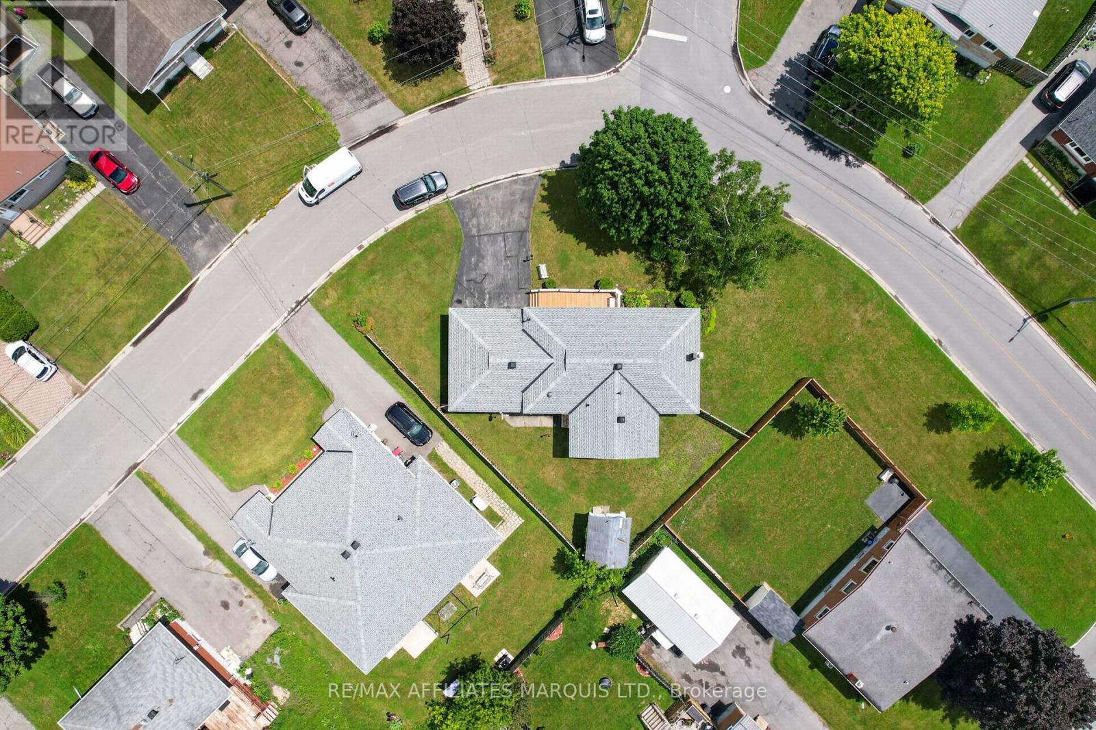 1212 BRODEUR STREET - 4