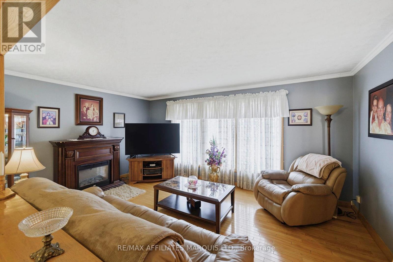 1212 BRODEUR STREET - 6