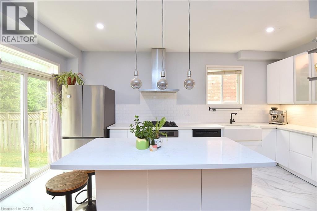 22 MOORE Crescent - 13