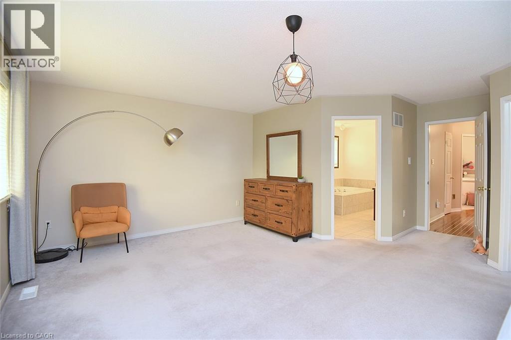 22 MOORE Crescent - Image 27