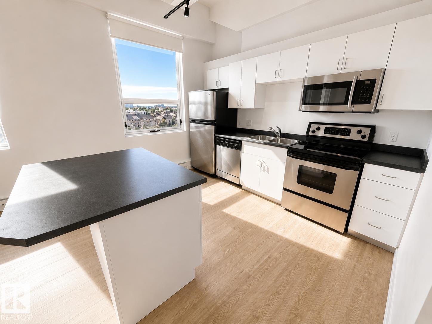 #702 10105 109 ST NW - 18