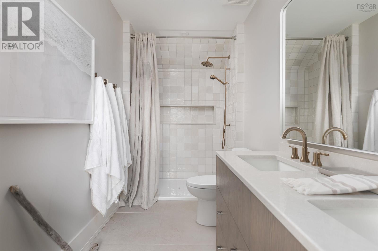 7026 St Margarets Bay Road - 34