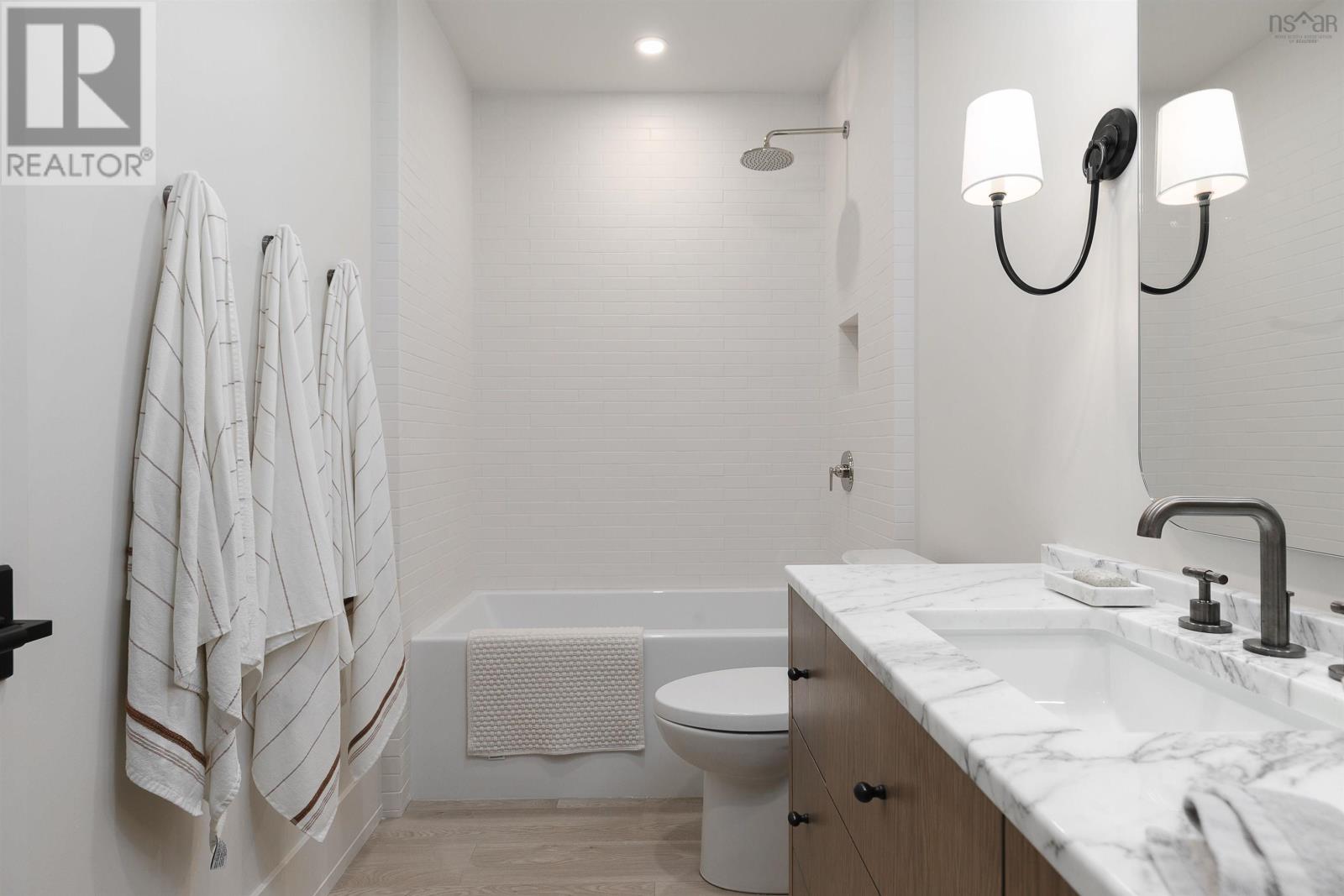 7026 St Margarets Bay Road - 43
