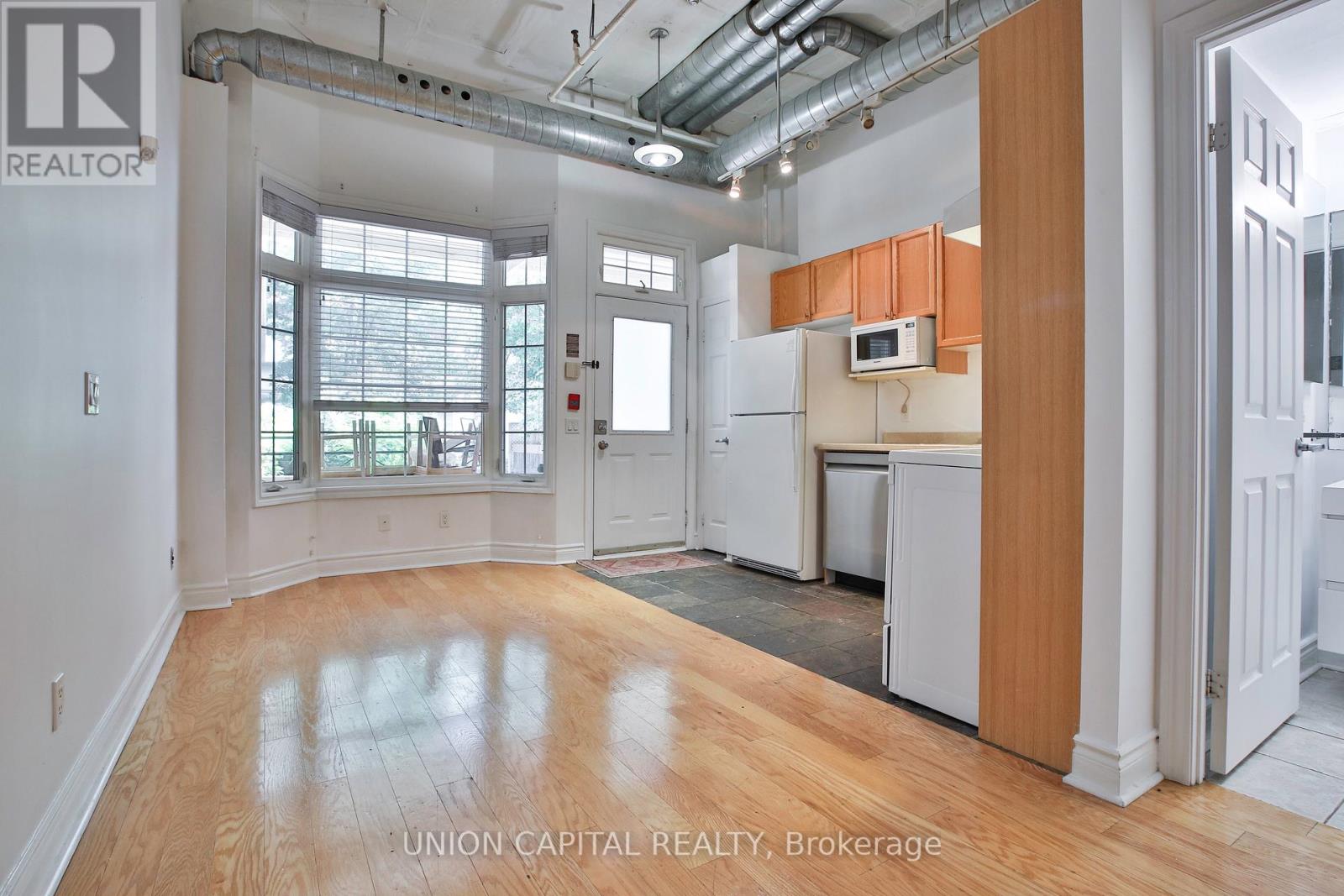 #143 71 MCCAUL STREET - 10