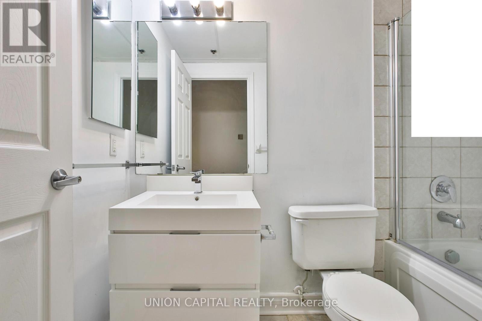#143 71 MCCAUL STREET - 21