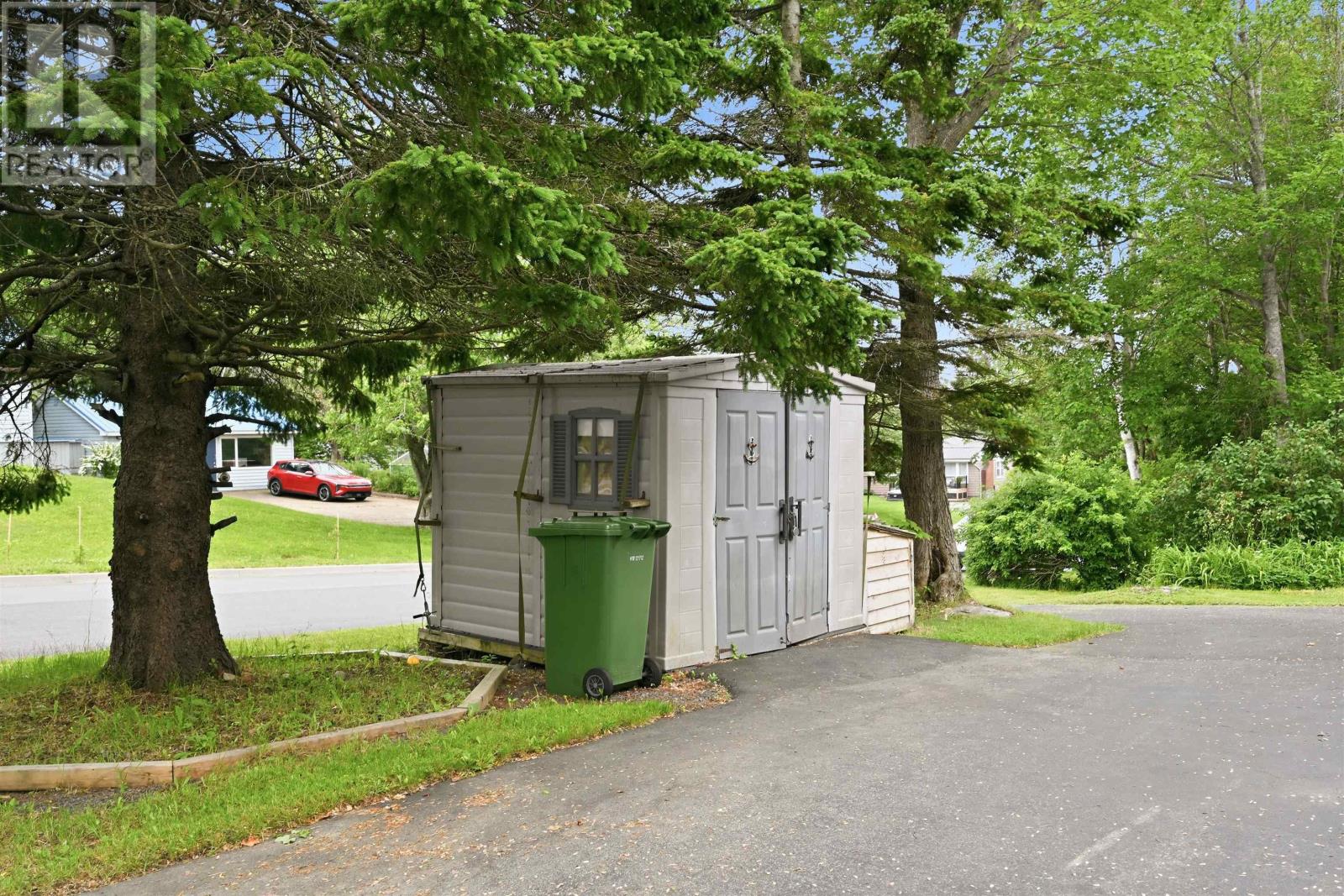 13 Brigadoon Avenue - 31