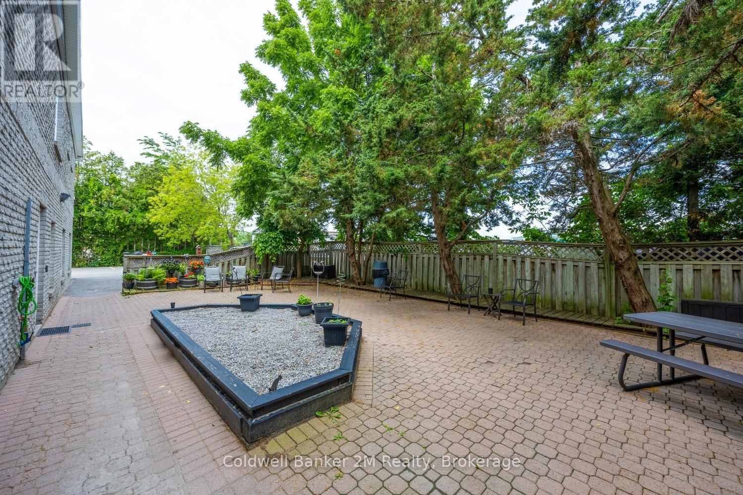 #112 26 SPENCER STREET E - 21