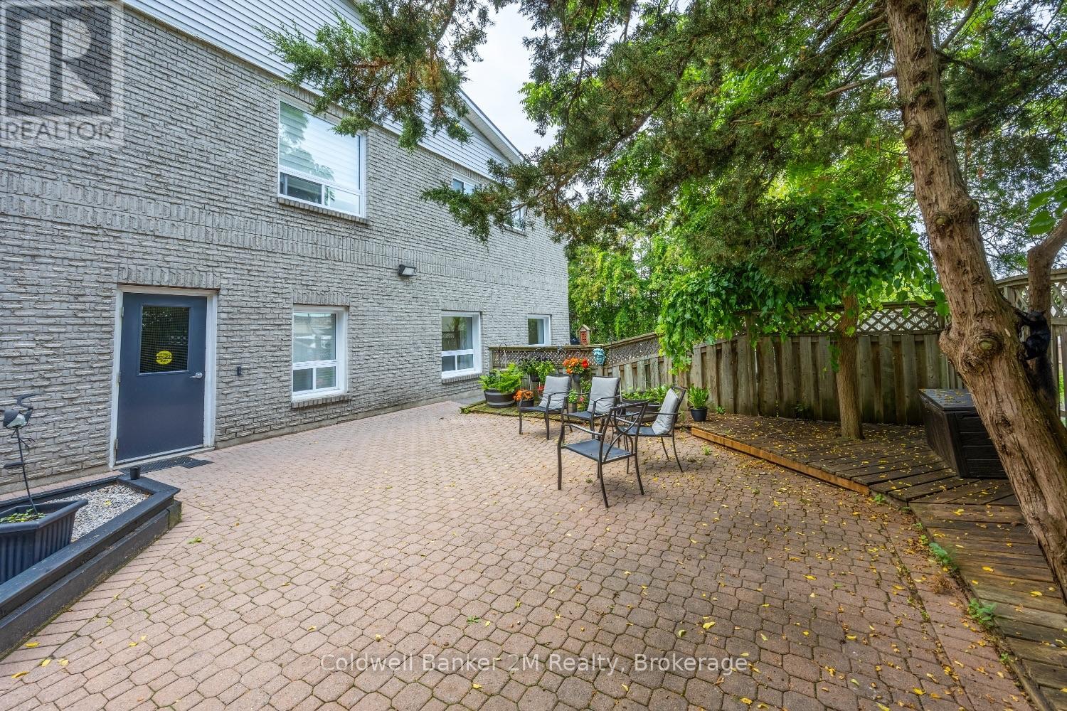 #112 26 SPENCER STREET E - 22