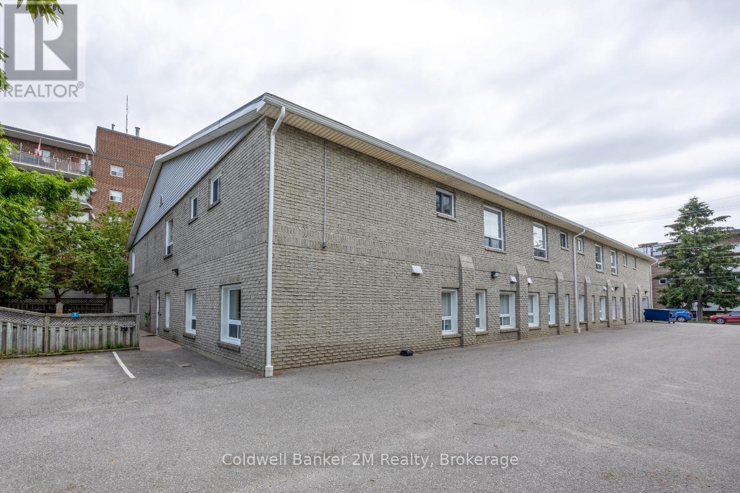 #112 26 SPENCER STREET E - 25