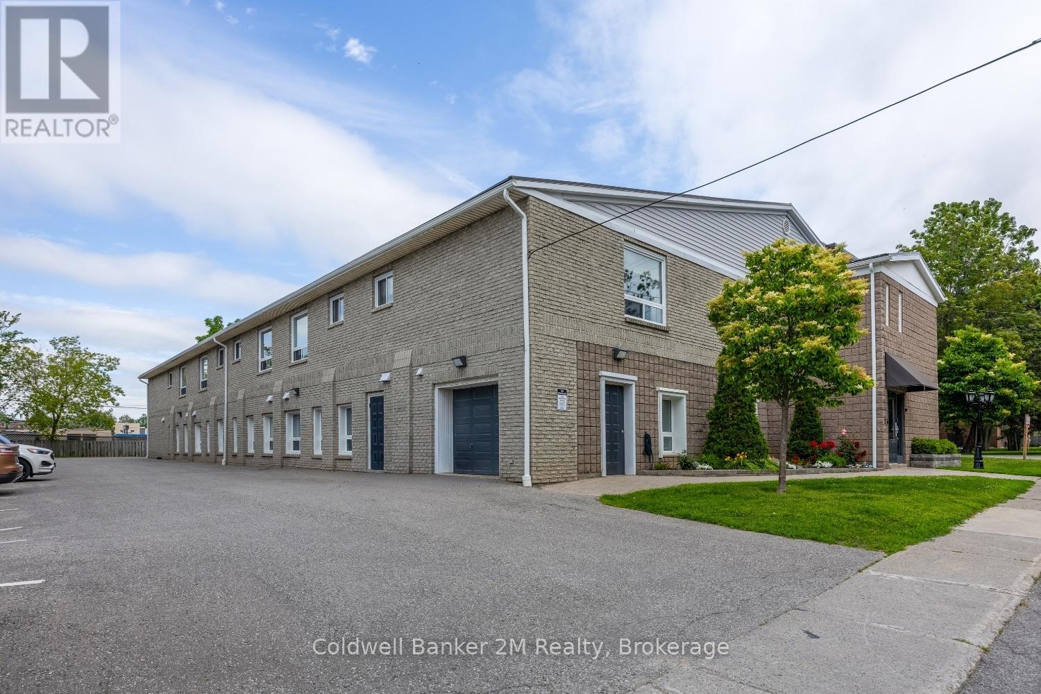 #112 26 SPENCER STREET E - 26