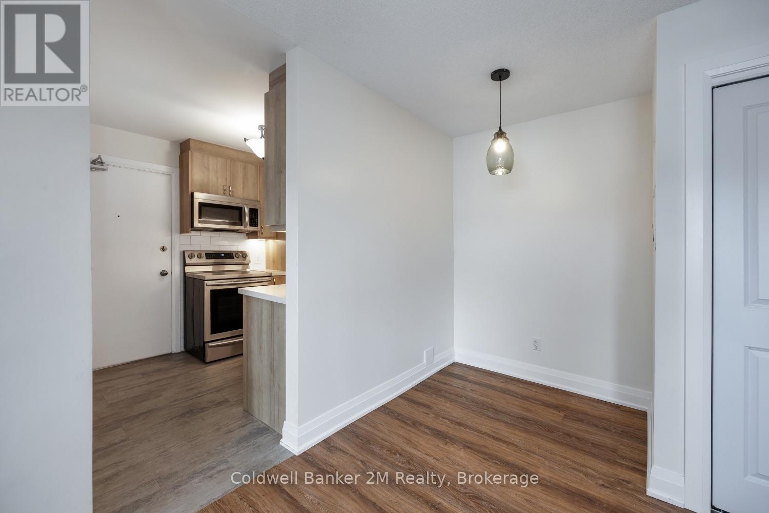 #112 26 SPENCER STREET E - 8