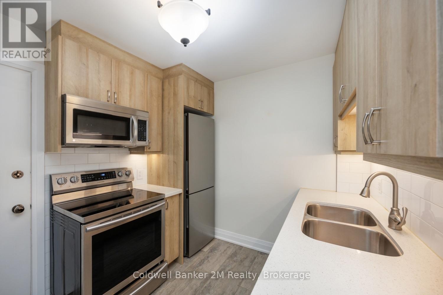 #112 26 SPENCER STREET E - 9