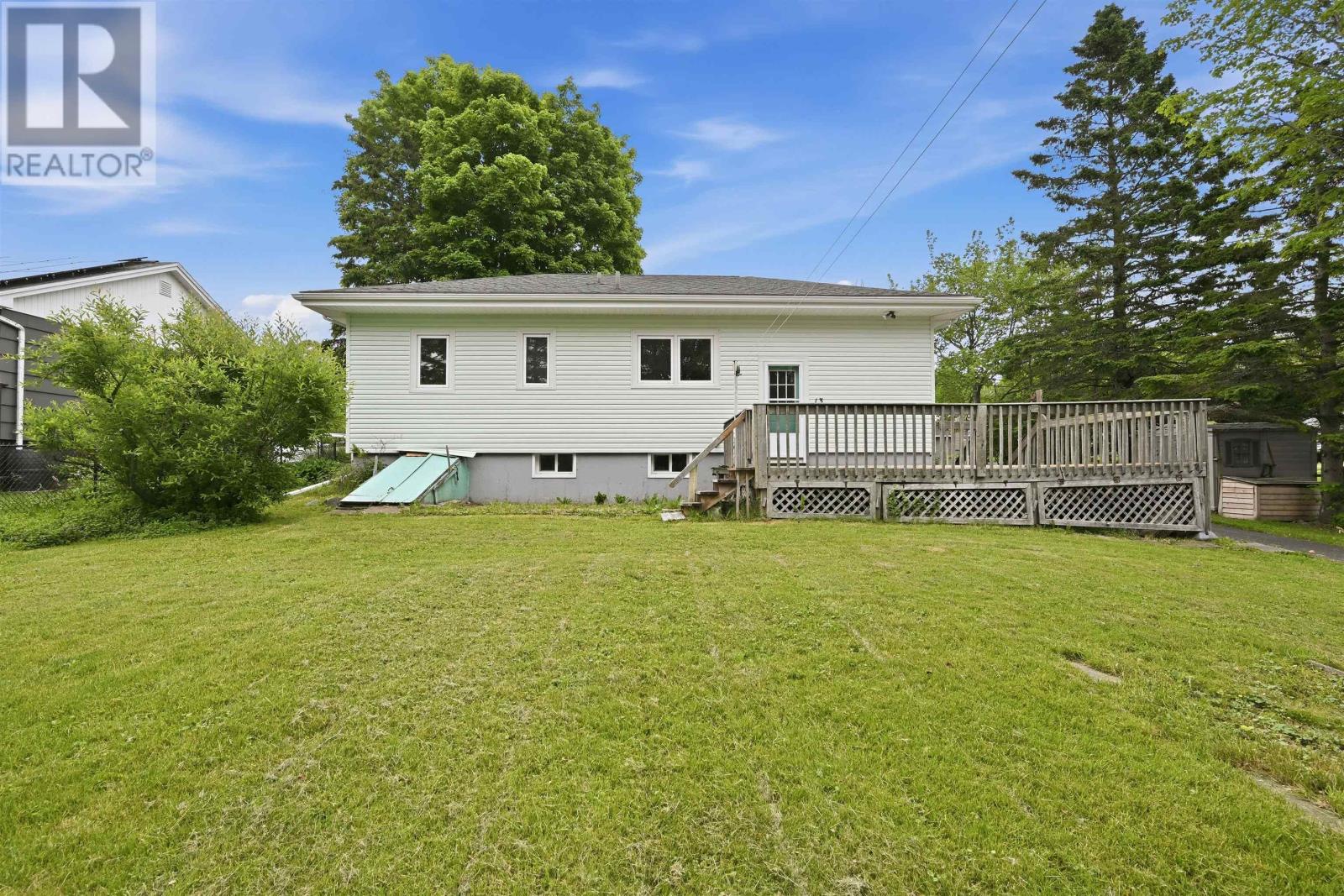 13 Brigadoon Avenue - 36