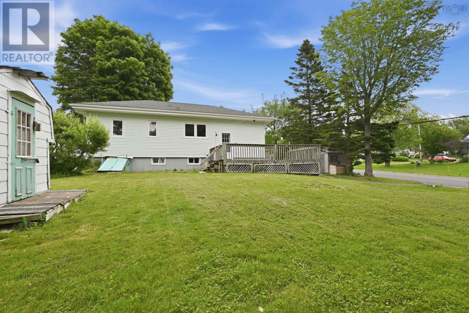 13 Brigadoon Avenue - 37