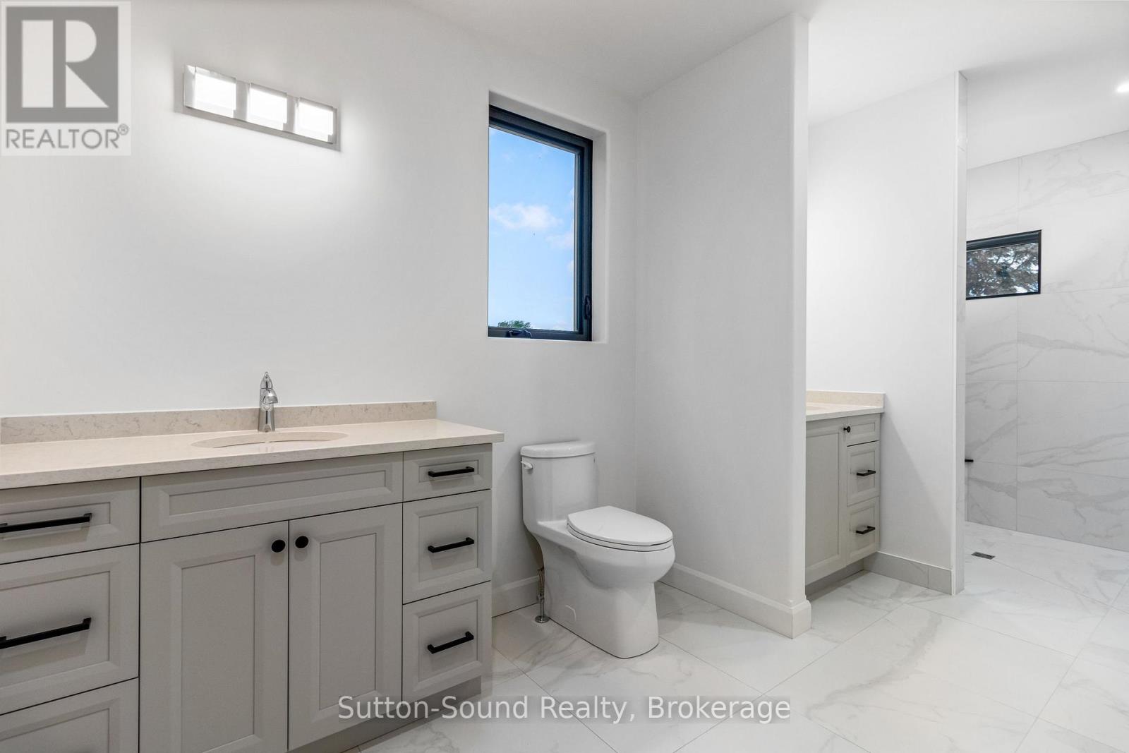 535 #101 ISAAC STREET - 10