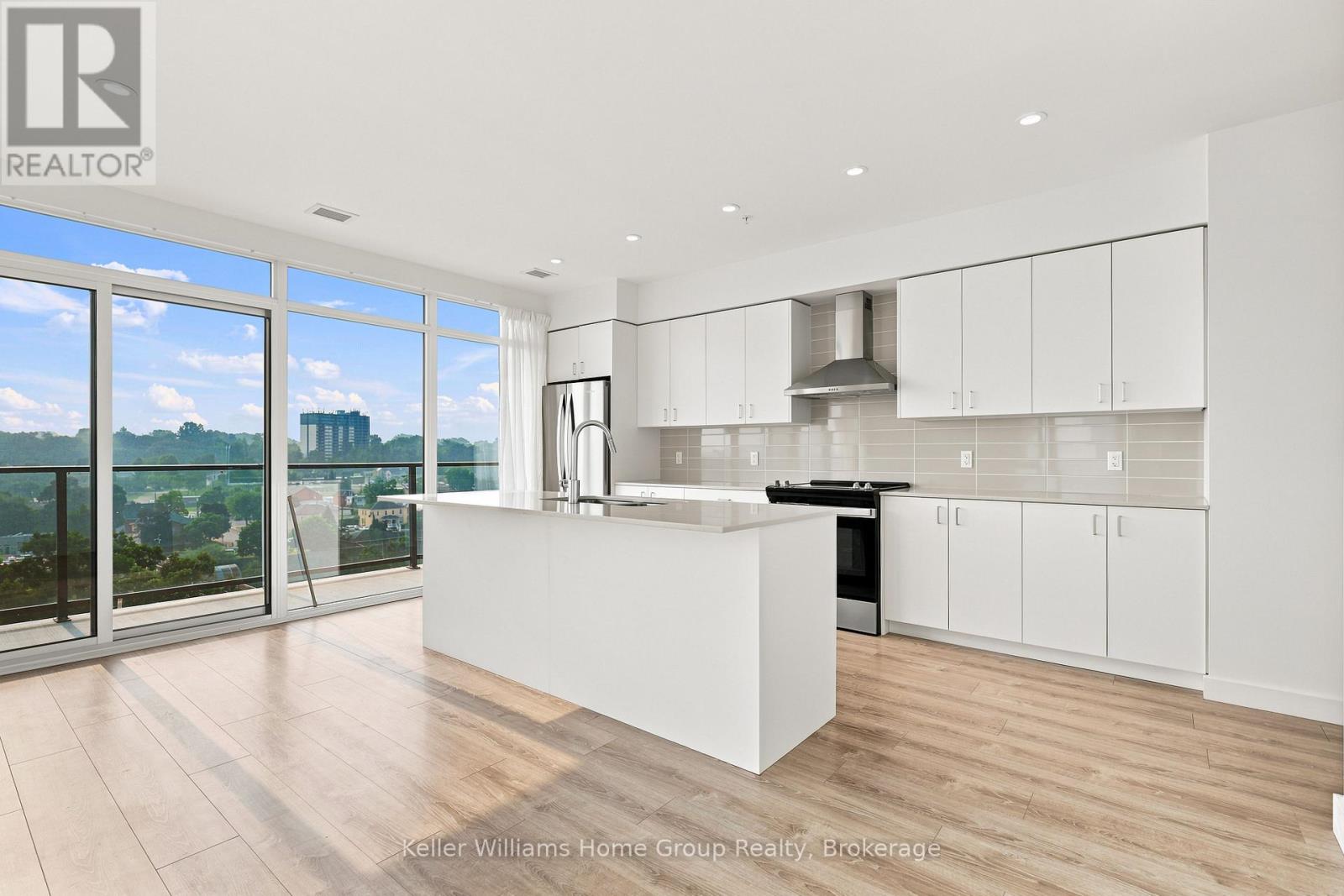 #713 50 GRAND AVENUE S - 12