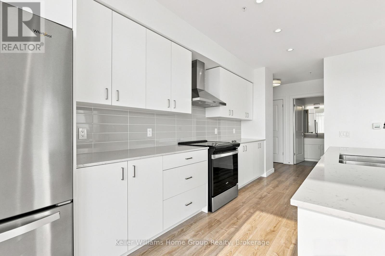 #713 50 GRAND AVENUE S - 14