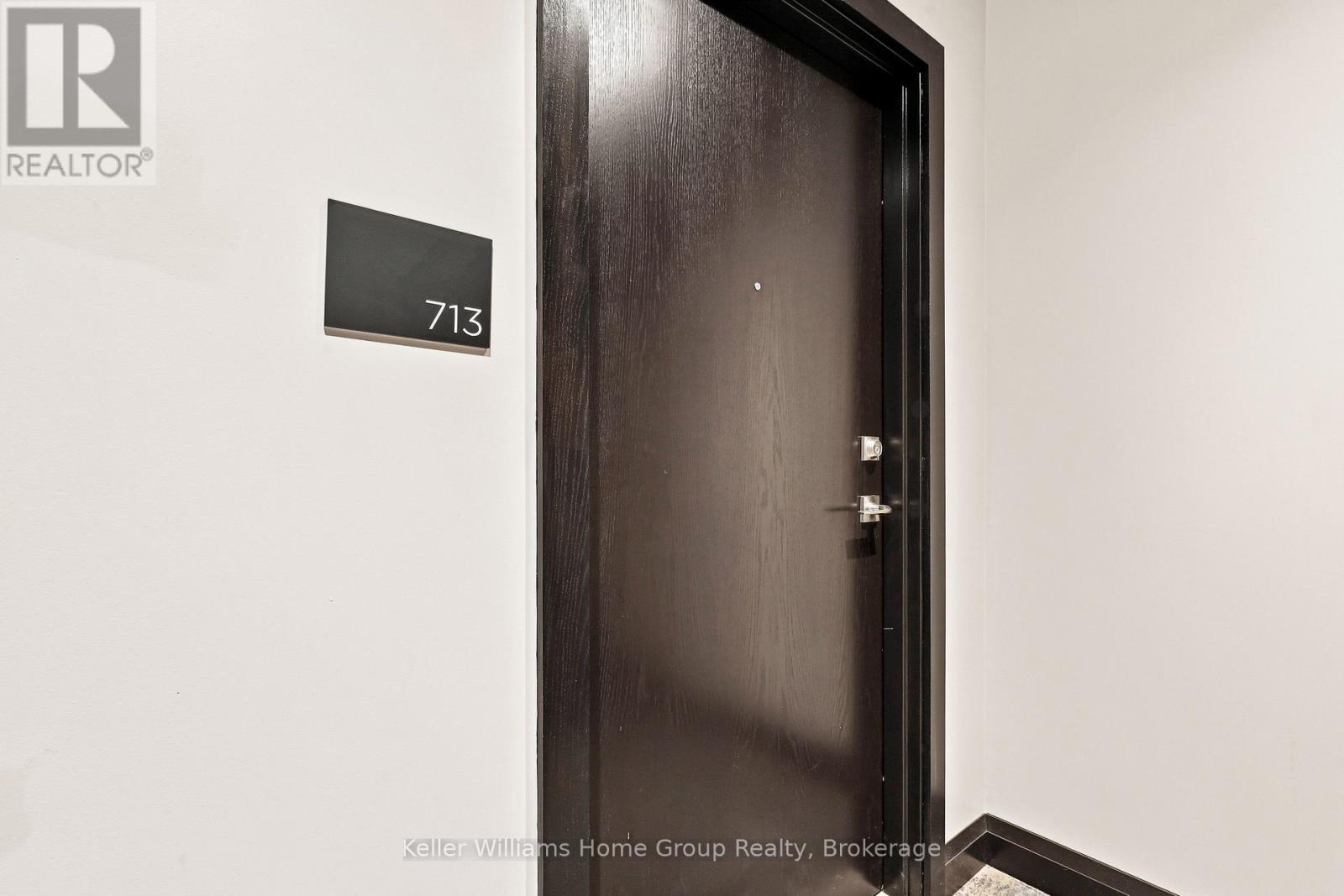 #713 50 GRAND AVENUE S - 27