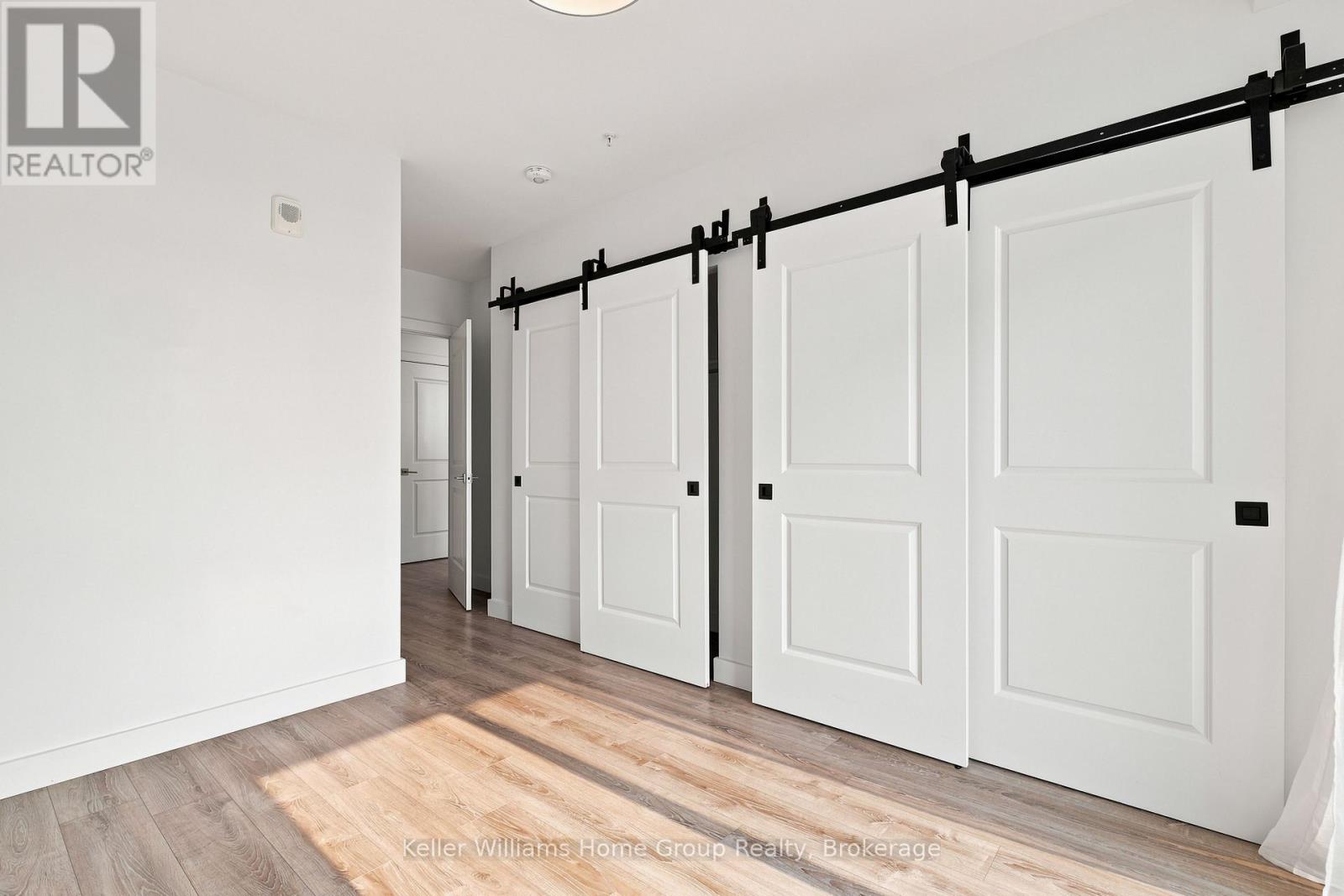 #713 50 GRAND AVENUE S - 31