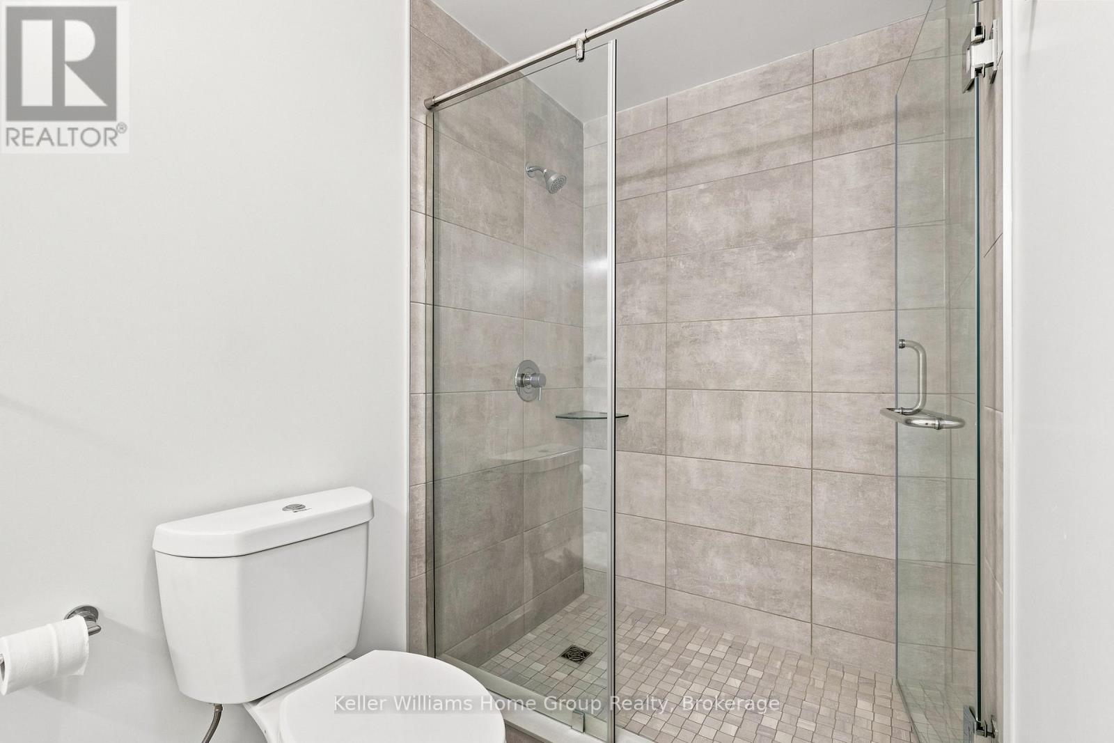 #713 50 GRAND AVENUE S - 34