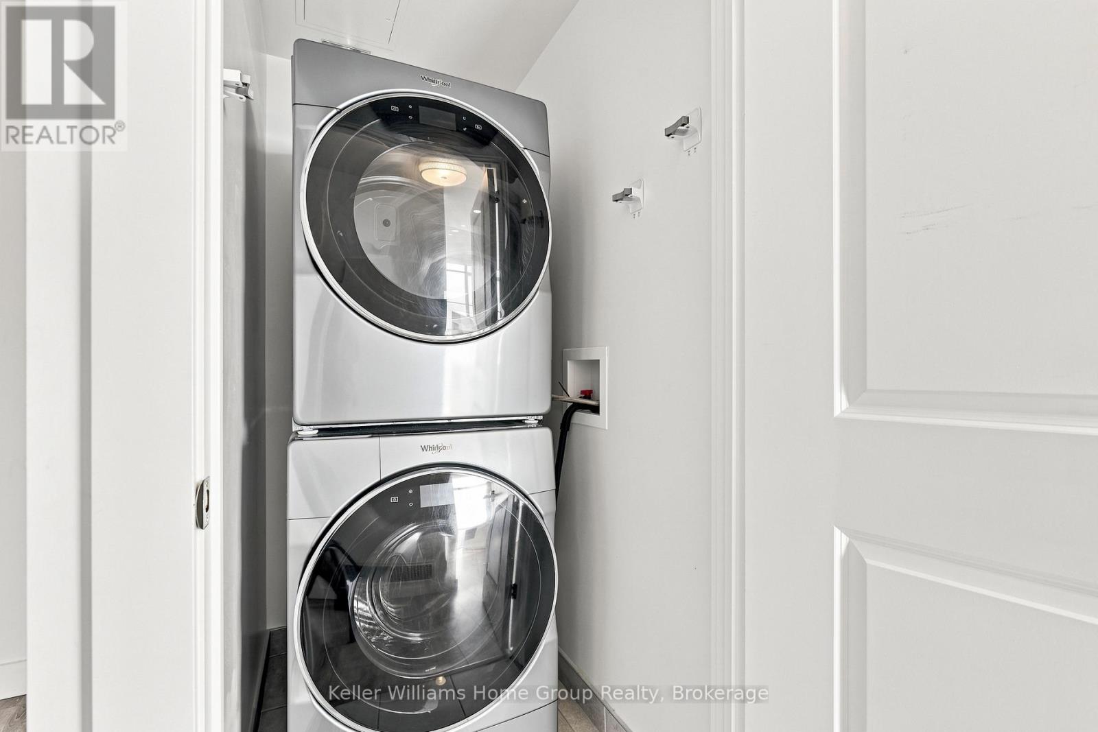 #713 50 GRAND AVENUE S - 35