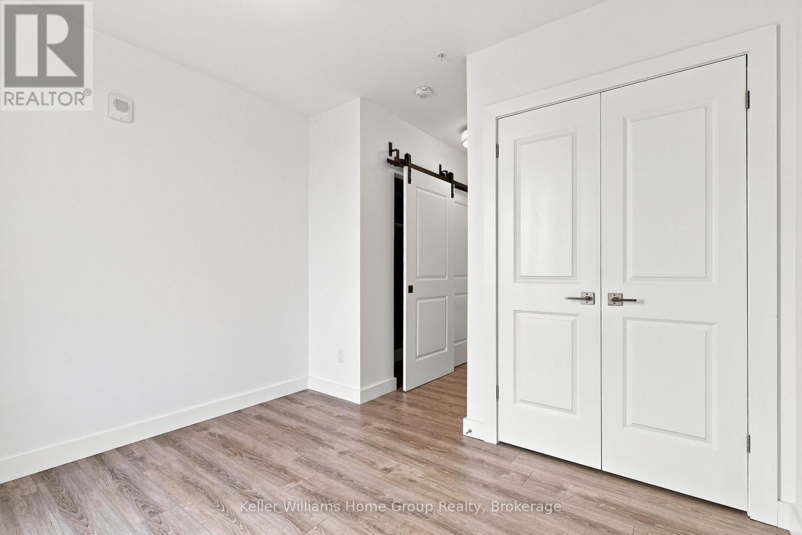 #713 50 GRAND AVENUE S - 37