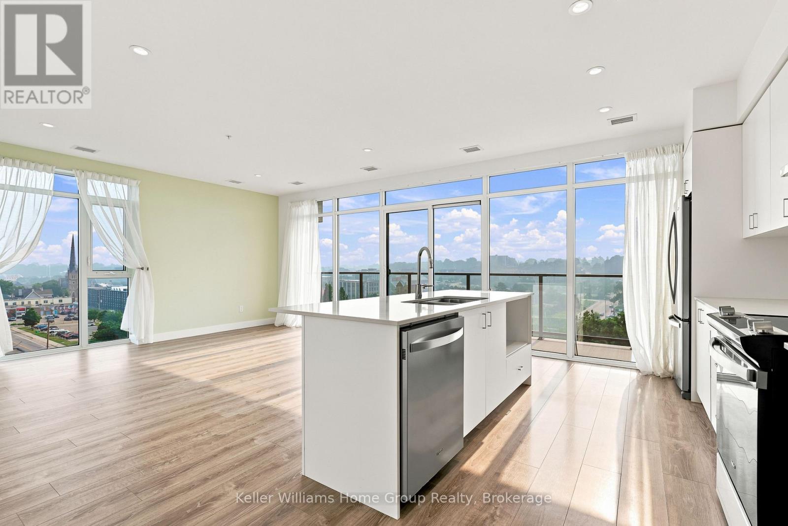 #713 50 GRAND AVENUE S - 4