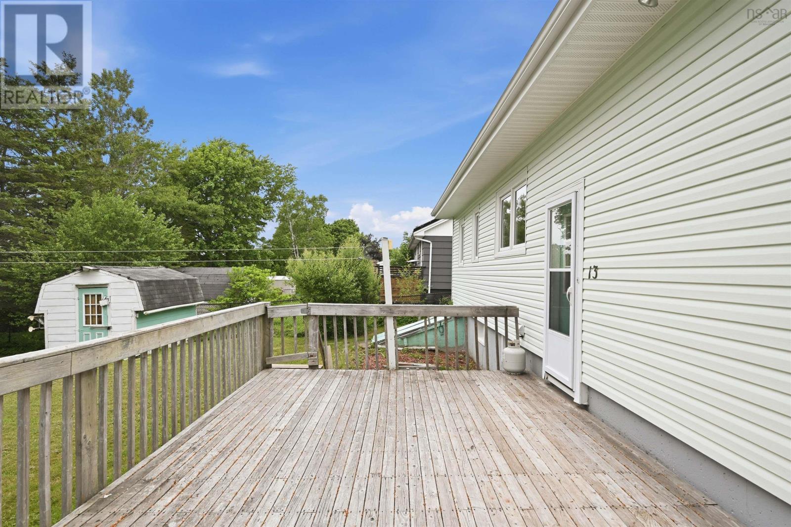 13 Brigadoon Avenue - 33