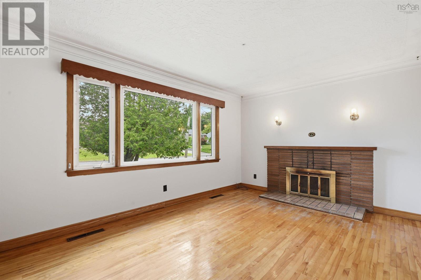 13 Brigadoon Avenue - 5
